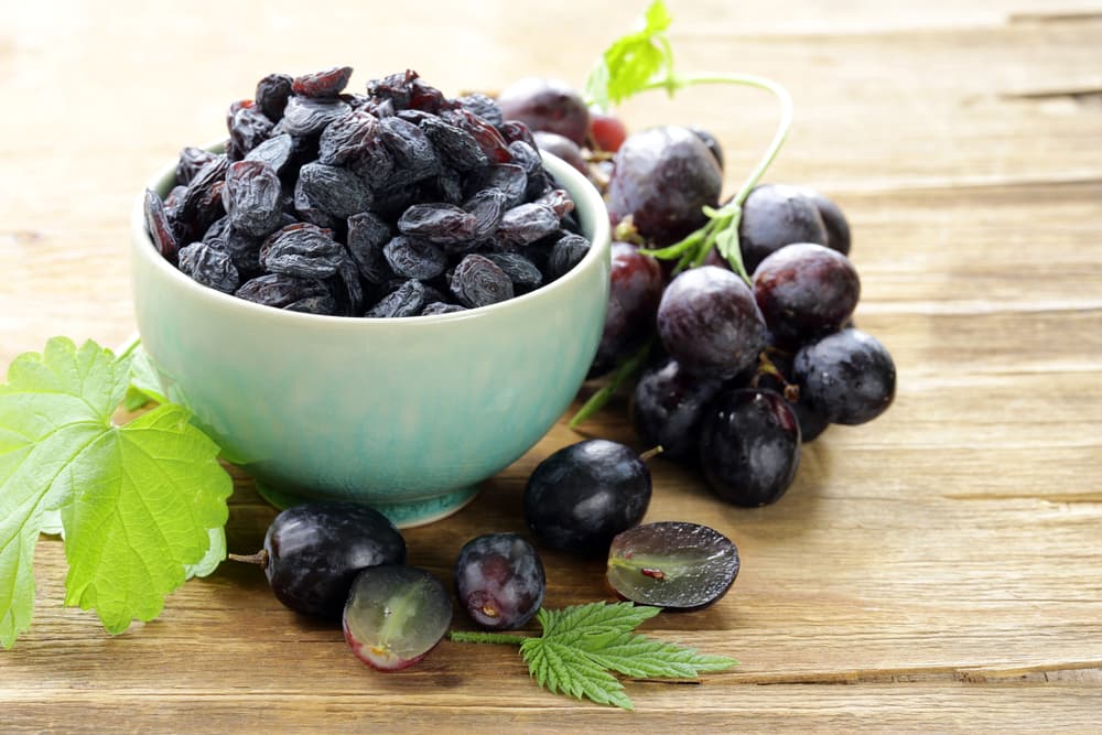 grapes and raisins