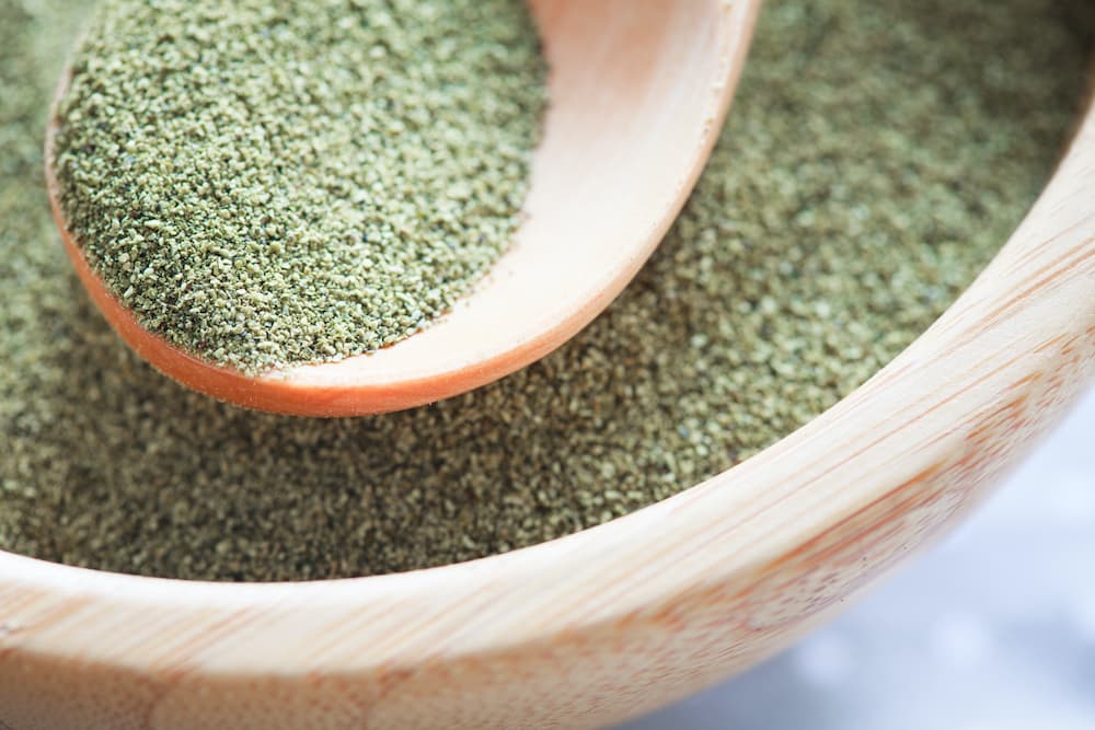 Powdered kelp in bowl