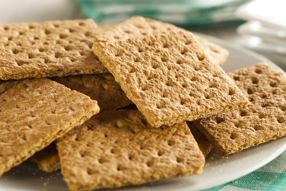 Can Dogs Eat Graham Crackers?