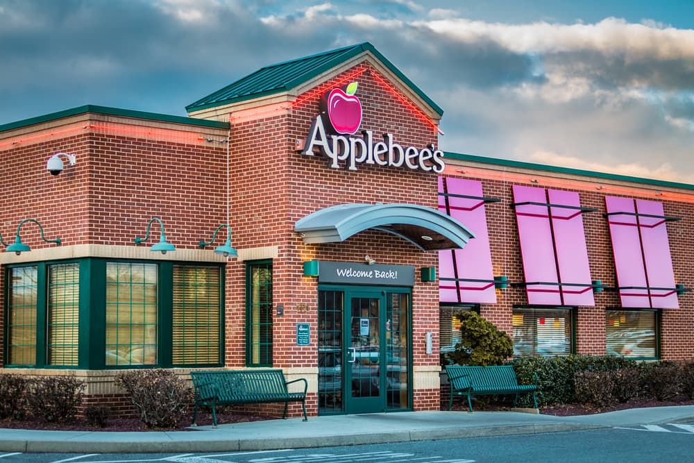 Applebee's dog friendly restaurant